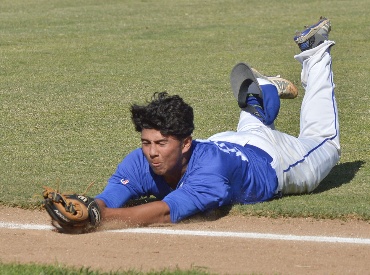 042116 SY Lompoc baseball 03.jpg